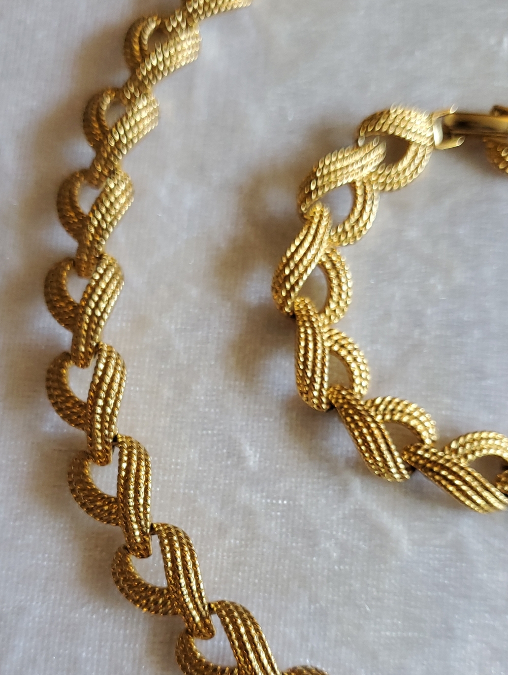 Vintage NAPIER signed Gold Tone Braided Link Choker Necklace & Bracelet Set - Picture 4 of 8